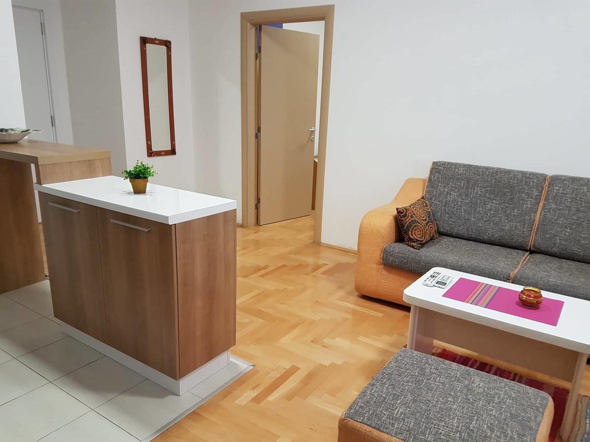 Regina'S Apartments Üsküp Dış mekan fotoğraf