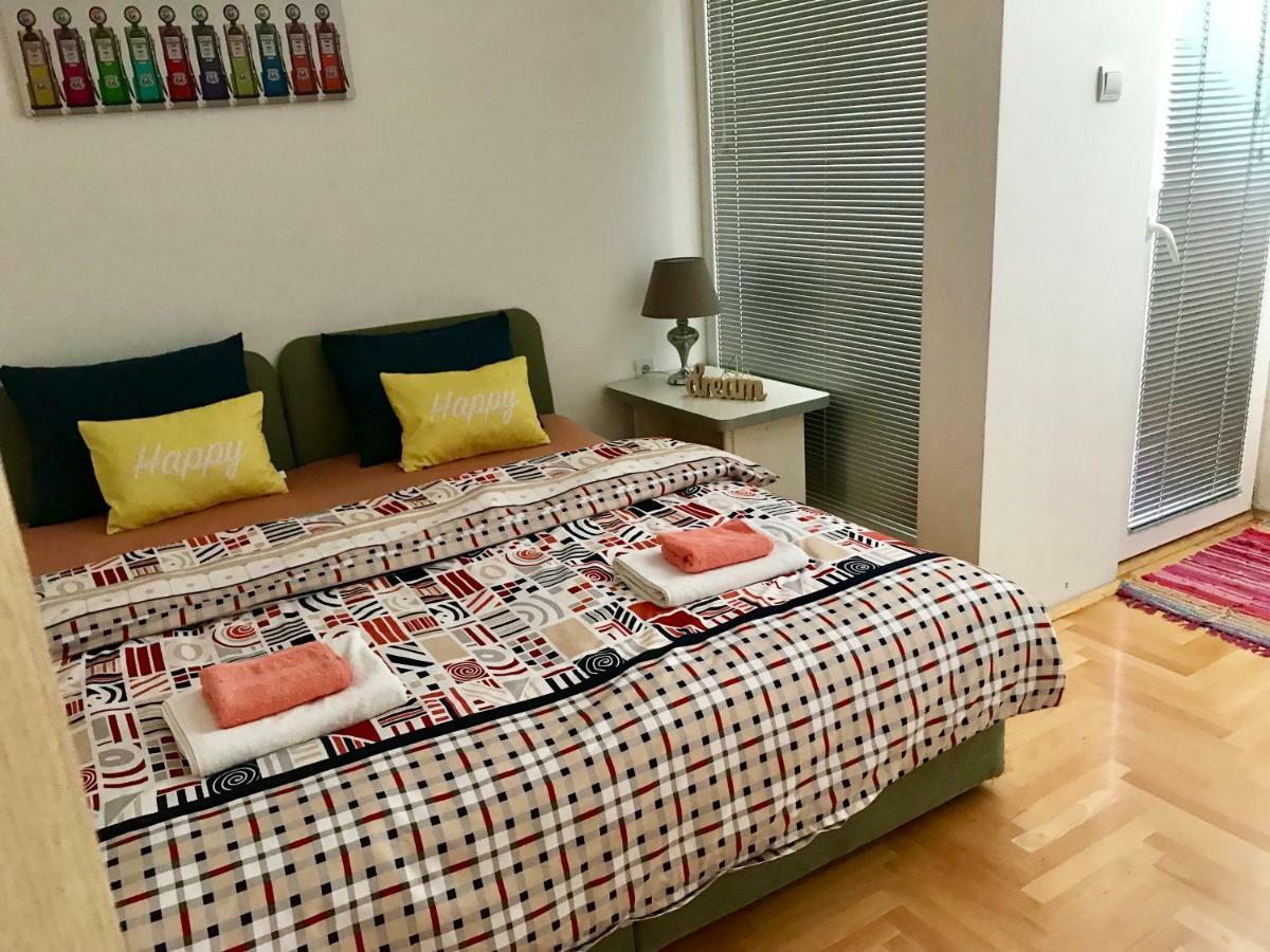 Regina'S Apartments Üsküp Dış mekan fotoğraf