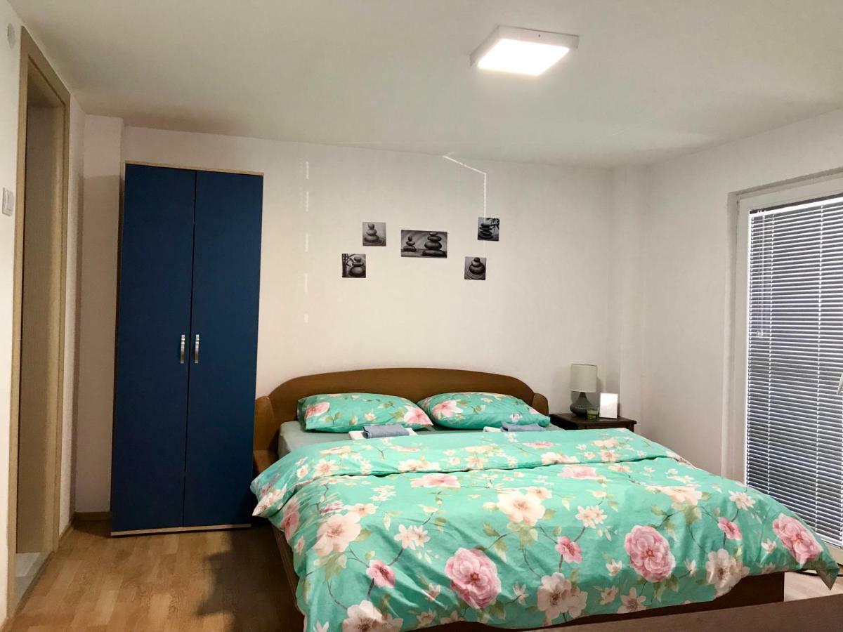 Regina'S Apartments Üsküp Dış mekan fotoğraf