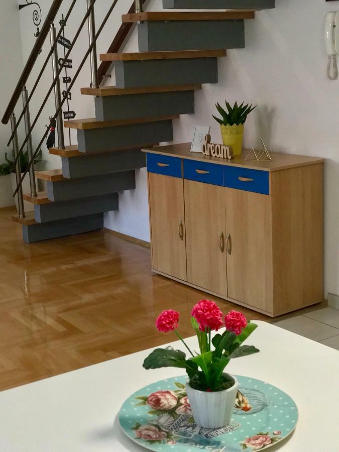 Regina'S Apartments Üsküp Dış mekan fotoğraf